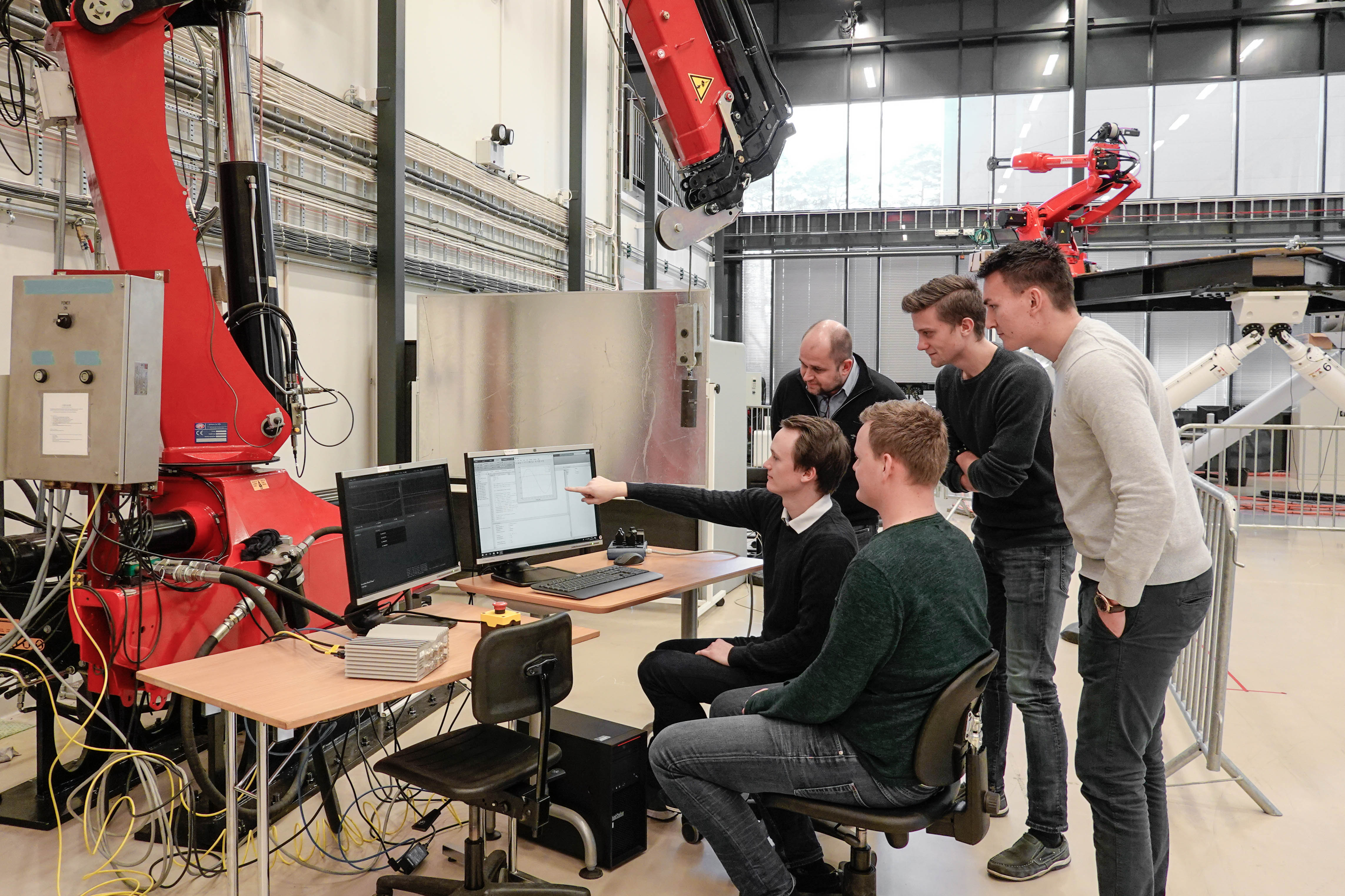 UNIVERSITY of AGDER - Innovation in Control Theory Teaching for Mechatronic Engineers